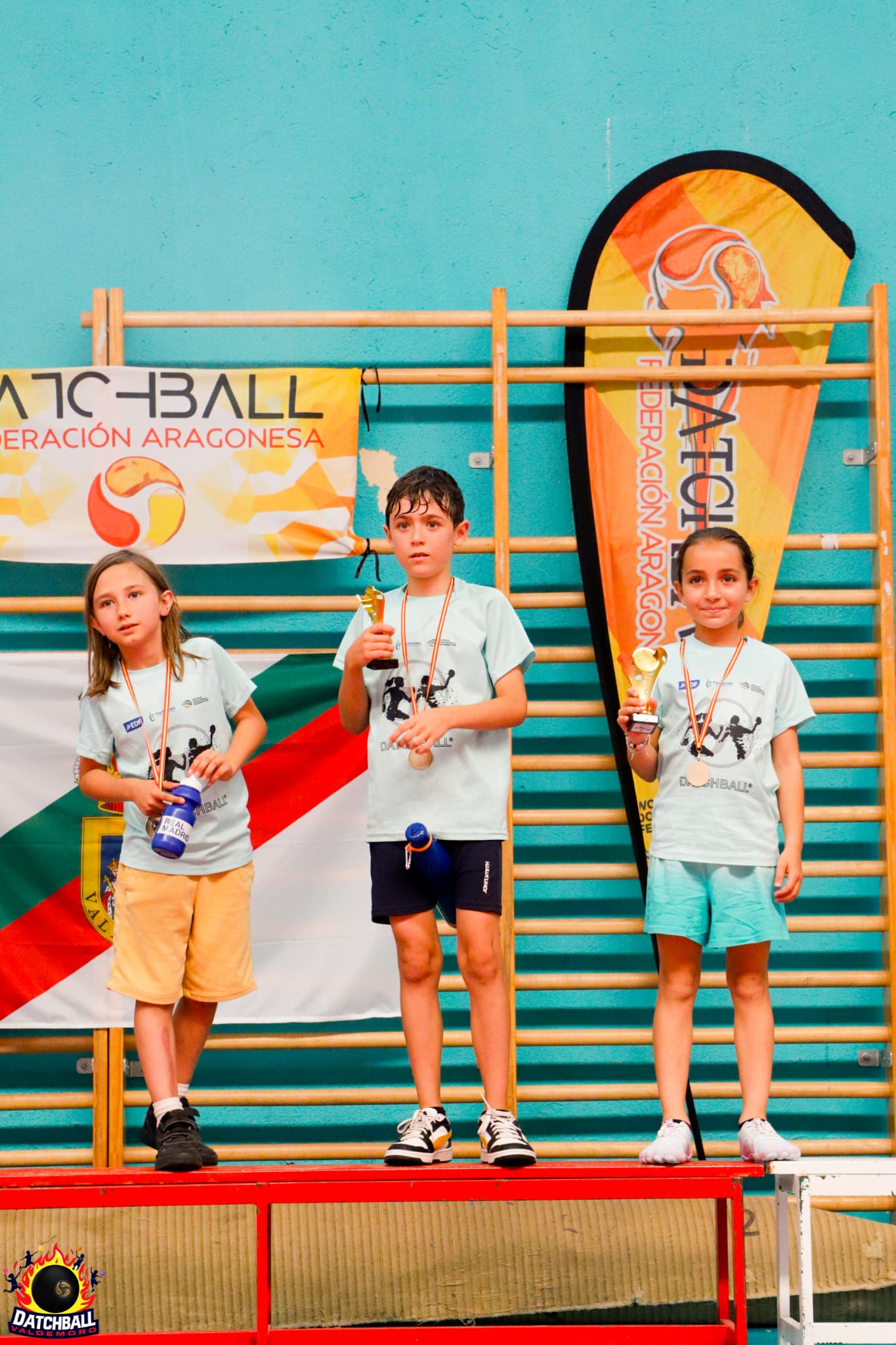 Jugadores de Datchball Valdemoro en el podio